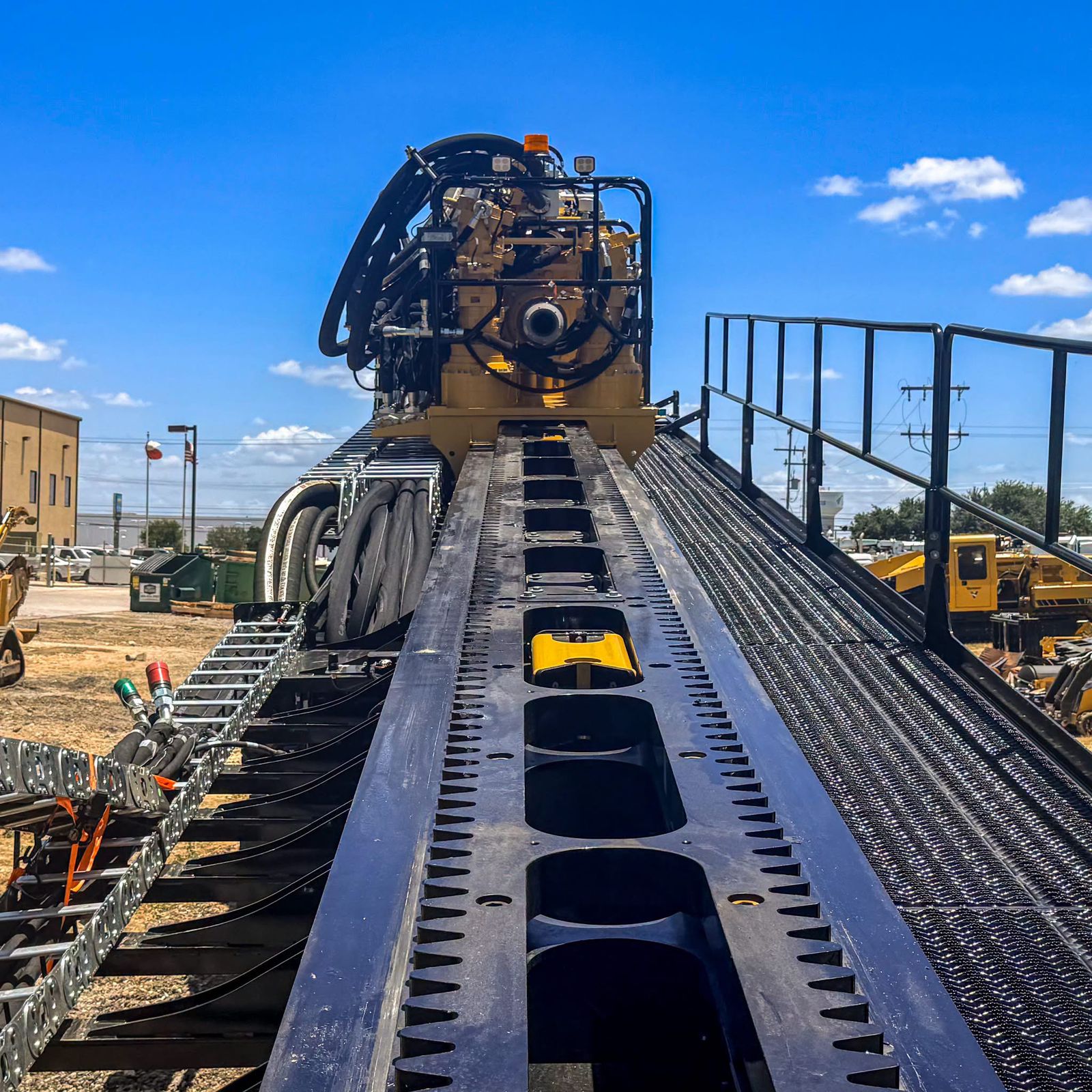 Close view of a large directional drilling rig deck